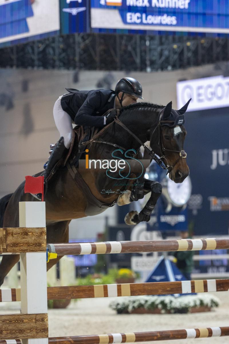 Kuhner Max (AUT) riding EIC Lourdes_Verona_20241109_SS358020.jpg